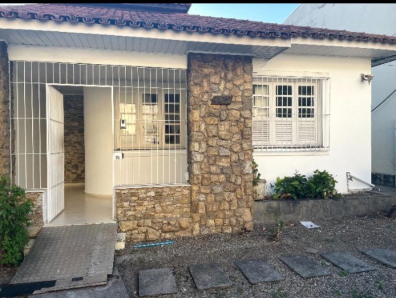 Casa - Aluguel - Centro - Campos dos Goytacazes - RJ